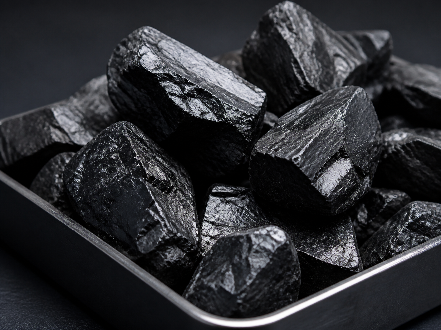 Anthracite lumps for industrial and metallurgical use